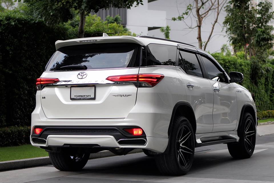 ĐỘ BODY KIT FORTUNER 2017 MẪU LEXUS